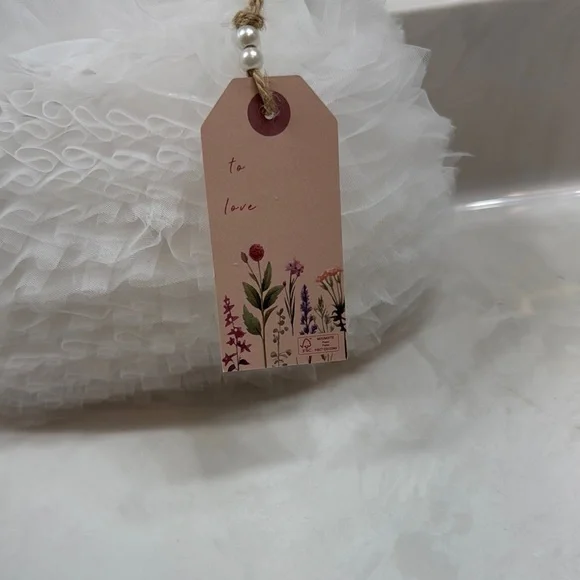 Jewel Badgley Mischka Jazzie Tulle Layered Ruffle Pouch Clutch - Picture 3 of 8